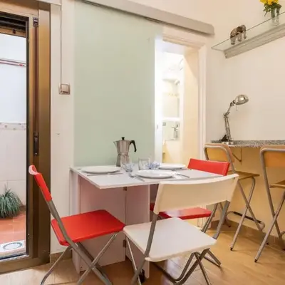 ApartEasy - Central Barcelona Studio Apartment