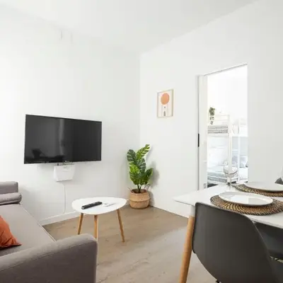APARTMENT BEACH PICASSO