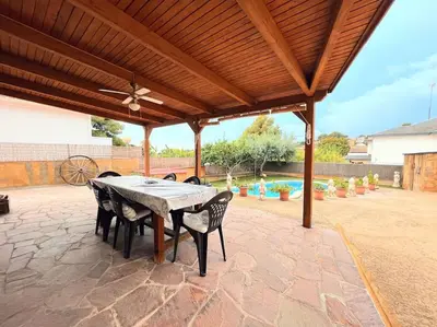 Gallery image of Casa de vacaciones en castelldefels ¡tranquilidad y piscina! in Castelldefels