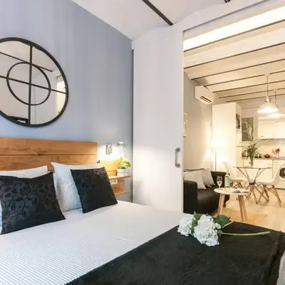 Quiet Central 2BR for 3