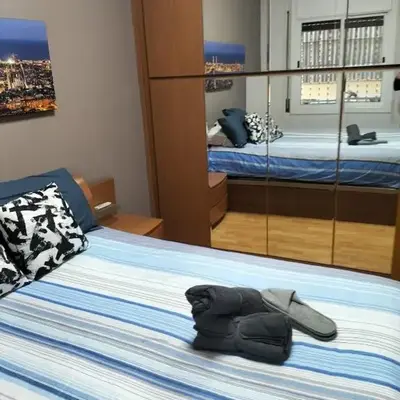 Room in shared appartment close to Camp Nou