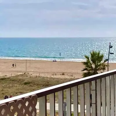 BEACHFRONT APARTMENT Castelldefels