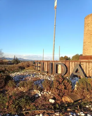 a sign that says az in the middle of a field at Apartamento Gerimar - Gelida/Bcn in Gélida