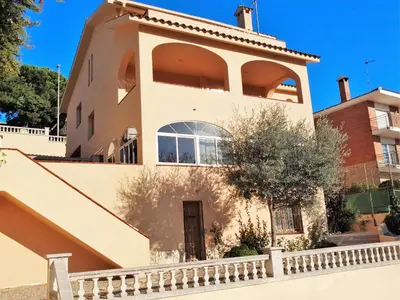 a house in the suburbs of šibenik at Villa Antonia in Mataró