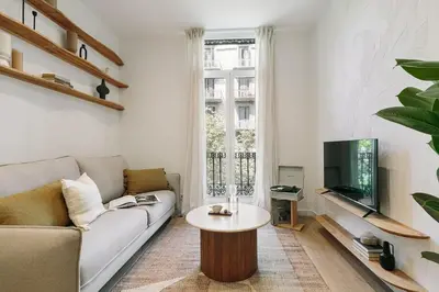 a bathroom with a glass shower and a sink at Pontone - 2 bedrooms and balcony in Eixample Dreta in Barcelona