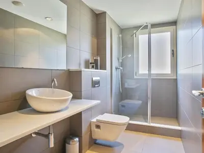 a bedroom with a large bed in a room at Apartamento temporal en Barcelona in Barcelona