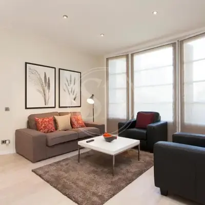 Apartamento familiar en Avenida Gaudí