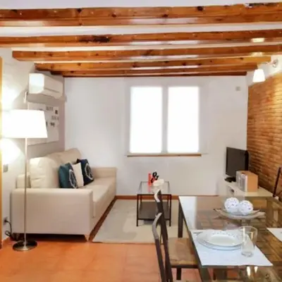 Apartamento Céntrico en Edificio Histórico con Encanto para Familias