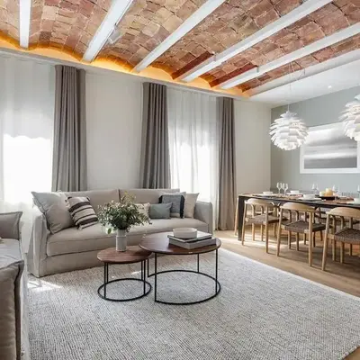 Luxury Apt with King Beds & Central AC in Heart of BCN