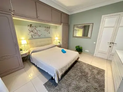 a bedroom with a bunk bed and a desk at Isabela rooms in Barcelona