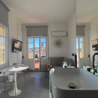 Top Studio with Terrace