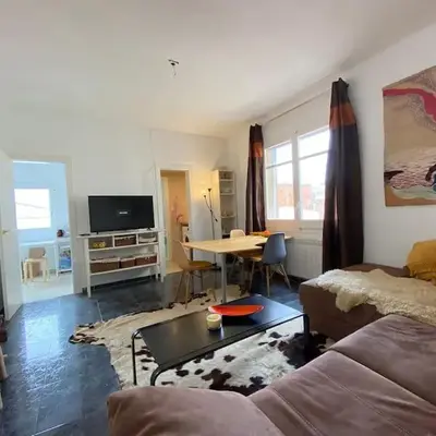 Double room with inside window in shared apartment