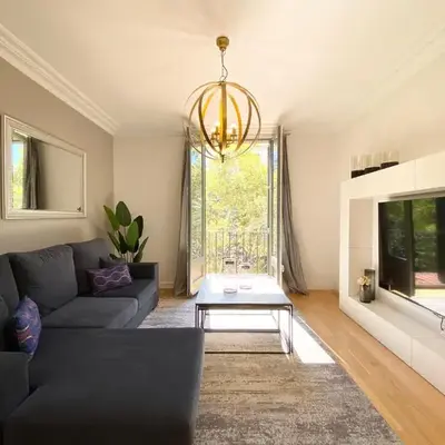 Spacious Elegant on Avenue Diagonal By MyRentalHost