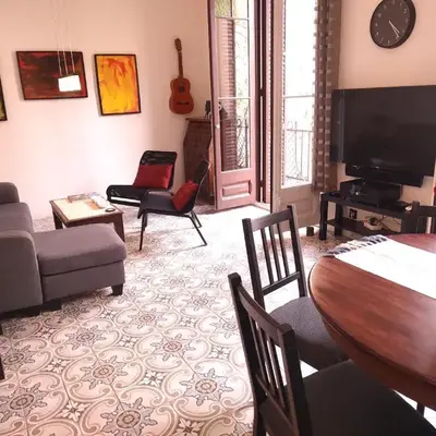 Spacious aptmt close to Pl Universidad and Pl Catalunya