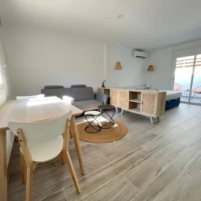 Beautiful renovated studio