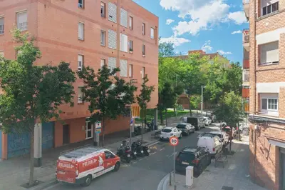 an overhead view of a city street with parked cars at 1º Apartamento 3 hab 15' Barcelona centro 8' Playa in Sant Adria de Besos