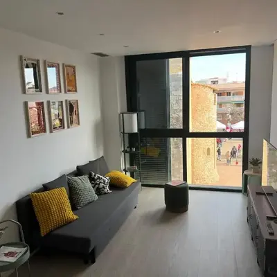 Artistic beach apartment
