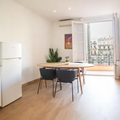 2ESC1067 - Magnific 2br flat in the gothic distric