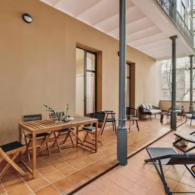 Hidiv - 3 bedrooms and terrace in Eixample Dreta