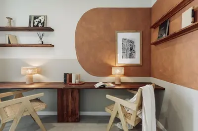 a dining room with a table and chairs at Nal - 2 bedrooms, office and balcony in Eixample Dreta in Barcelona