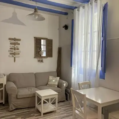 Cosy apartment next to the sea