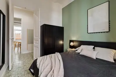a bathroom with a sink and a shower at Pegaso - 2 bedrooms and terrace in Sant Gervasi in Barcelona