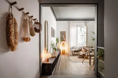 a bathroom with two sinks and a mirror at Gili - 2 bedrooms and terrace in Eixample Dreta in Barcelona