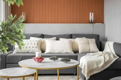 a dining room with a wooden table and white chairs at Acogedor Apartamento Centro , Cerca de Plaza España y Barcelona in Hospitalet de Llobregat