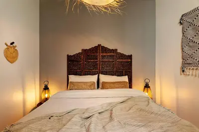 a tall building with balconies on the side of it at Hegra - 2 bedrooms, balcony in Eixample Esquerra in Barcelona