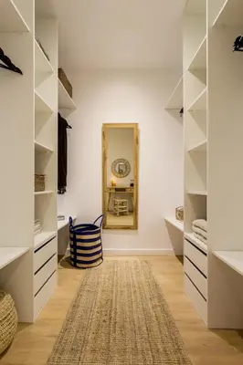 a bedroom with a bed and a desk and a window at Kuta - 2 bedrooms and balcony in Sant Gervasi in Barcelona