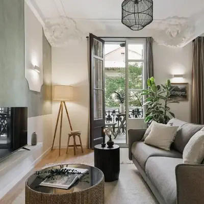 Paestum - Studio and balcony in Eixample Esquerra
