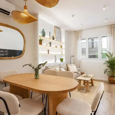 Barcelona Central Charm with Mediterranean Vibes