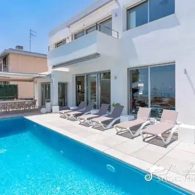Cool & Modern Villa Giovanna with Air Conditioning
