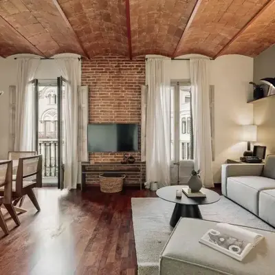 Cotoca - 3 bedrooms and balcony in Eixample Dreta