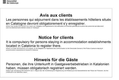 a page of a document with the words aux aux clients at Balcón, WiFi y aire acondicionado en Plaza Cataluña in Barcelona