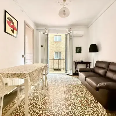 Bright 3 Bedroom Apartment Central Barcelona