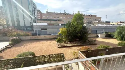 a view of a courtyard in a city with buildings at Luminoso apartamento by Prestigi in Terrassa