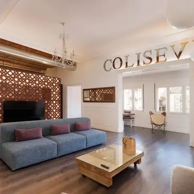 Enjoybcn Coliseum Apartments