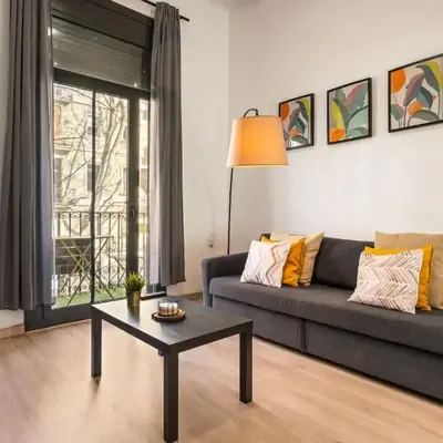 Stylish Apartment with Balcony in Central Barcelona
