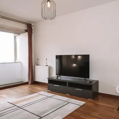 Spacious 4BR Flat Near Park Güell