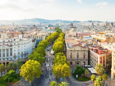 an aerial view of a city with buildings and trees at Apartamento en el centro de Barcelona! in Barcelona