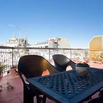 ApartEasy - Atic Sagrada Familia