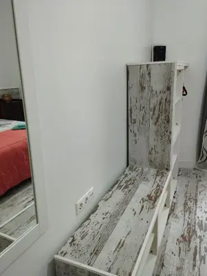 a dressing room with a mirror and a drawer at Apartment Fira Bcn Camp Nou in Hospitalet de Llobregat