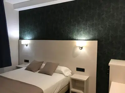 a bathroom with a shower and a sink at Hotel Cantón in Barcelona