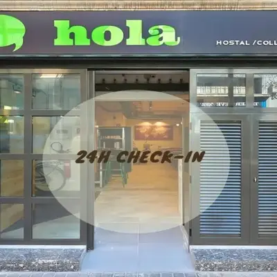 Hola Hostal Collblanc
