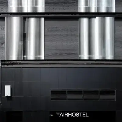 Airhostel Barcelona Airport 24h