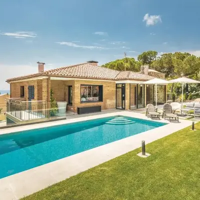 Stunning Home In Alella With Wifi
