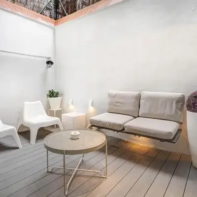 White Center Apartment by Hello Homes Sitges