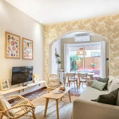 Spacious & Sunny Apartment with Terrace in the city center