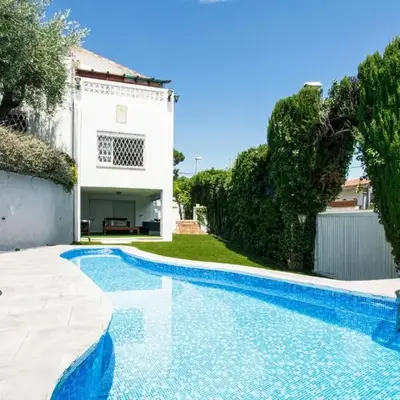 5 Bedroom Awesome Home In Alella